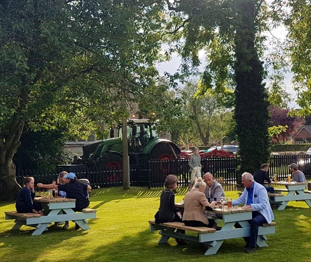 The Bedingfeld Arms Hotell Oxborough Eksteriør bilde